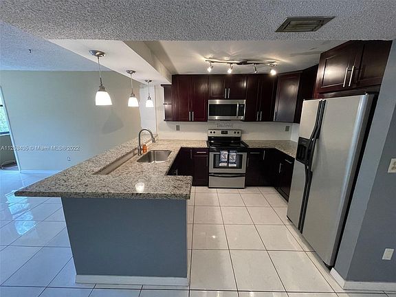 4th image of 14601 N Kendall Dr #305K