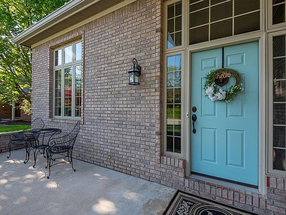 3rd image of 3706 E South Ct