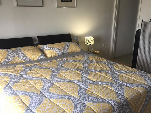 4th image of 1301 Miami Gardens Dr APT 1104W