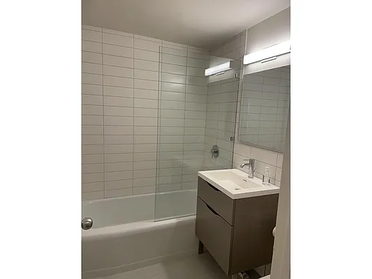 Rented by Douglas Elliman | media 14