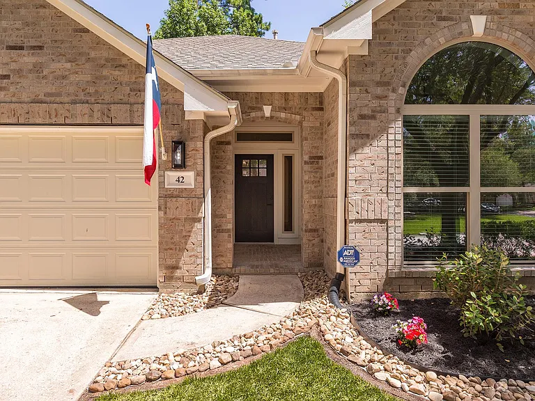 42 Camber Pine Pl — Photo 2