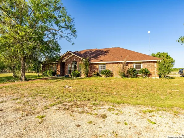 2680 County Road 342, La Vernia, TX 78121