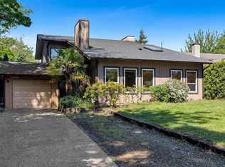 1606 Candela Pl, Saanich, BC V8N 5P4