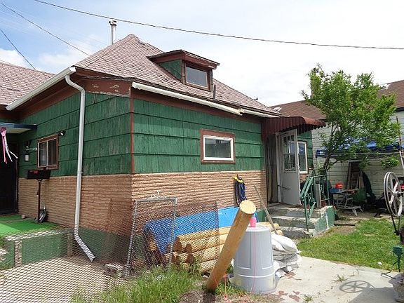 4th image of 215 Alder St