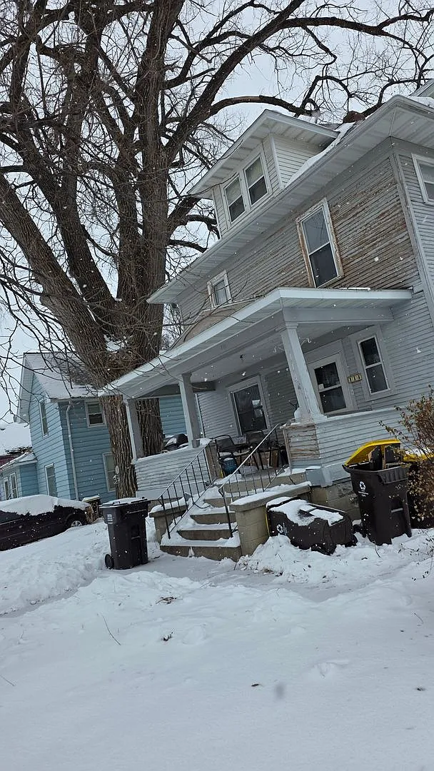 Building Photo - 114 E 8th St #3