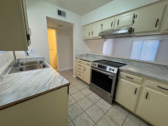 3rd image of 4400 Tierra Verde St APT B