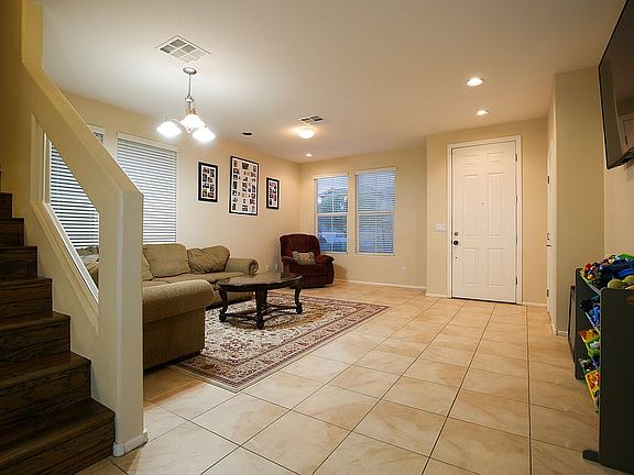 4th image of 8904 Ochoa St