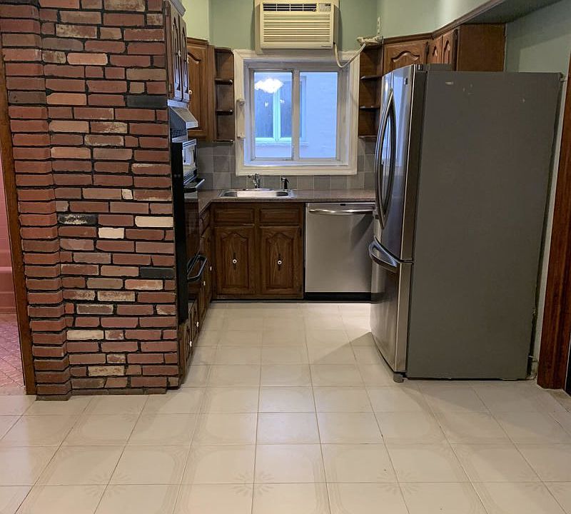 1st image of 1438 Ovington Ave #1