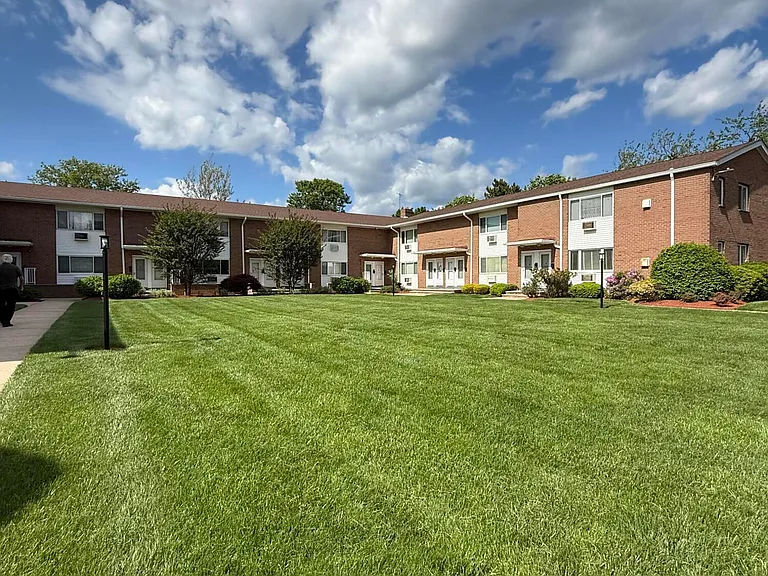 35 Sternberger Ave #A — Photo 3