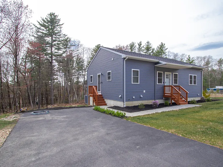 177 Thompson St — Photo 48