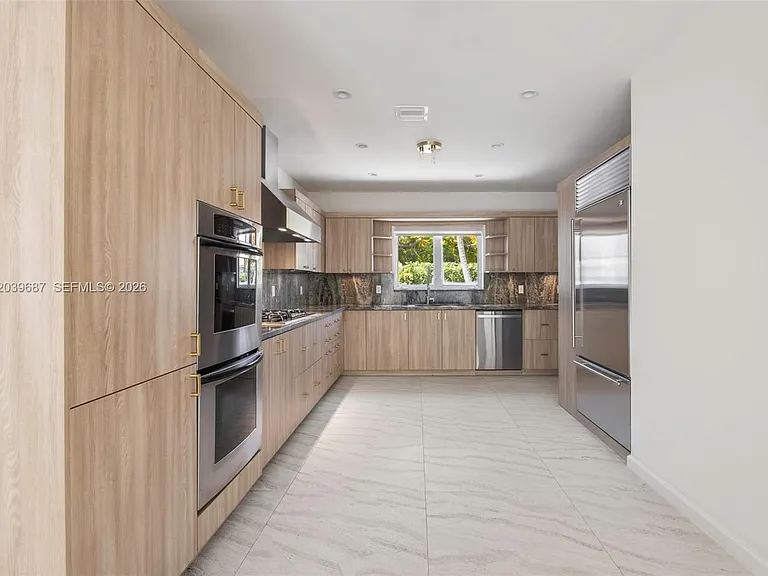 2850 Sheridan Ave — Photo 14