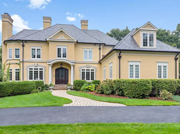 28 Deverell Dr, North Barrington, IL 60010