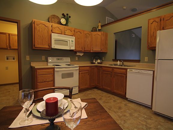 Nice Dining Area in Kitchen