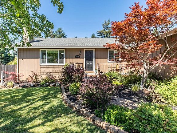 3rd image of 3085 Merrywood Cir