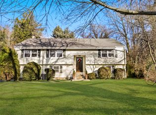 48-1 Meyer Pl, Riverside, CT 06878