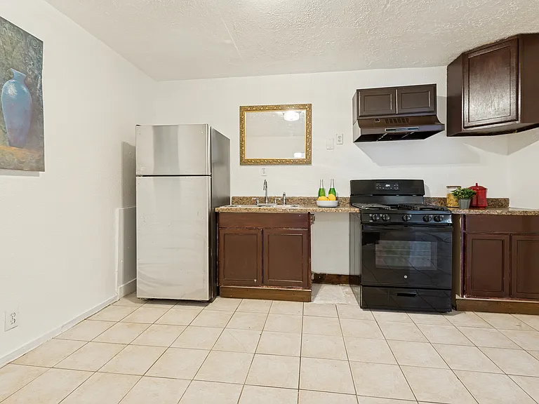 403 N Britain Rd #403B — Photo 3