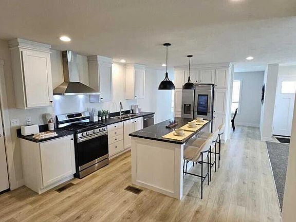 5th image of 1156 Winfield Ln