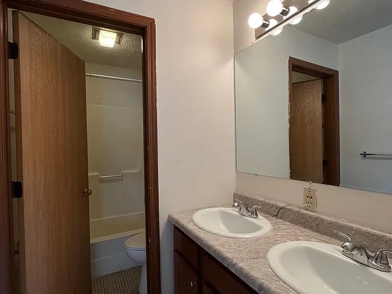 426 S Grant St — Photo 15