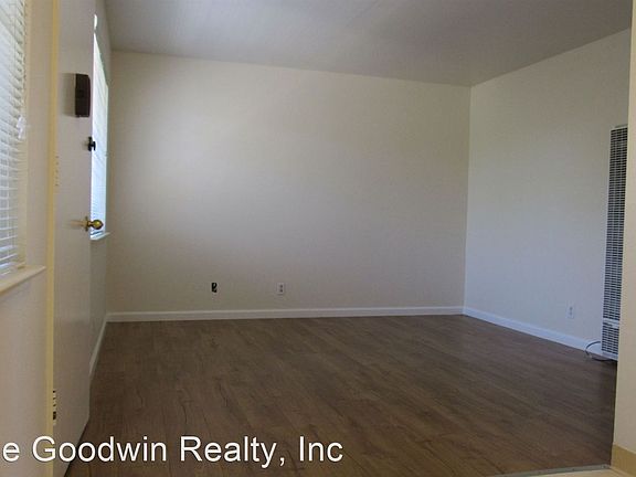 4th image of 919 Clinton St #7
