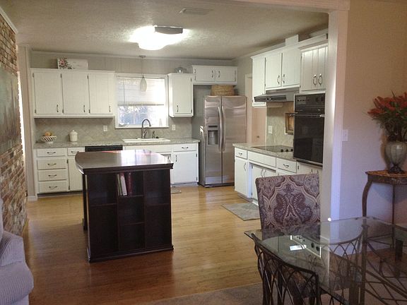 3rd image of 608 SW San Juan Pl