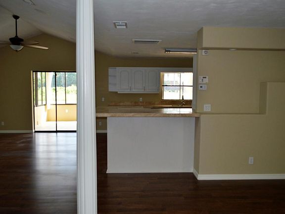 5th image of 842 Wildwood Cir