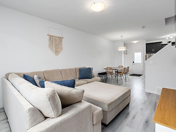 3rd image of 397 Pioneer Rd