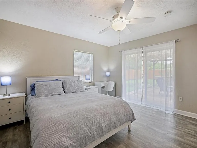 2126 Hyde Park St — Photo 15