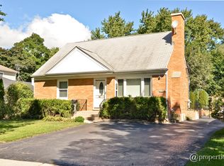 1107 Sandwick Ct, Highland Park, IL 60035