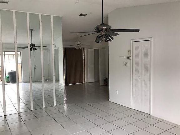 2nd image of 7719 Willow Park Dr