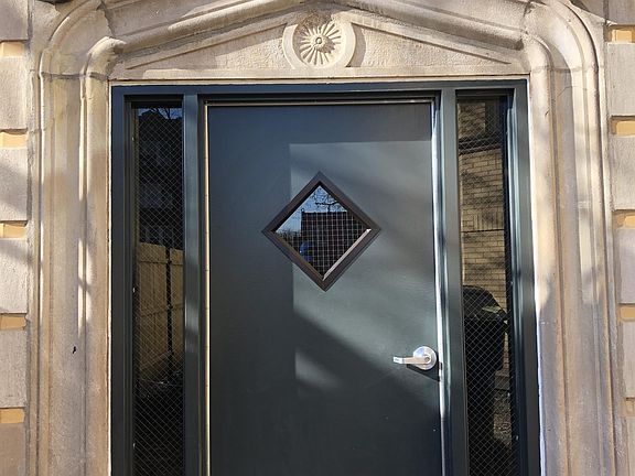 4th image of 1534 S Komensky Ave