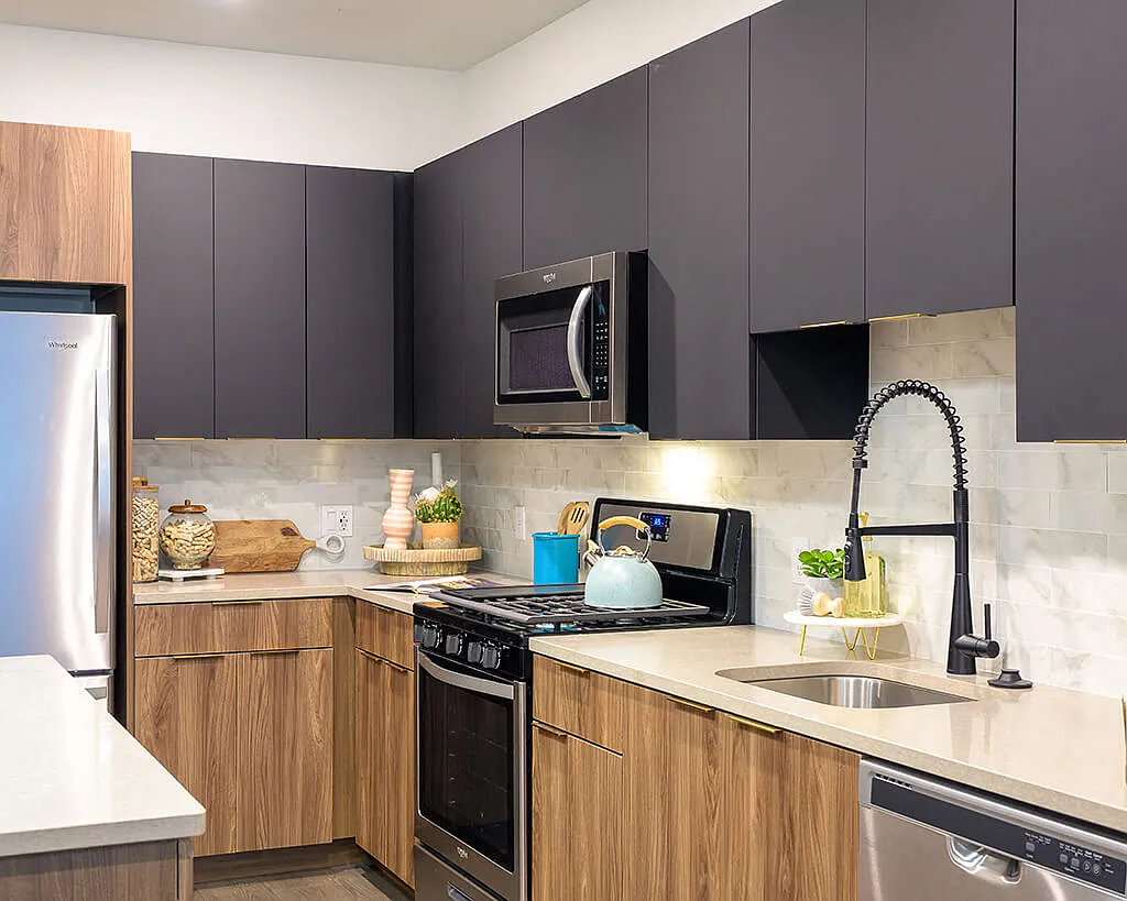 V2 Apartments — Photo 3