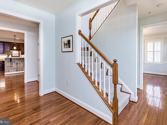 5th image of 2611 Queensland Dr