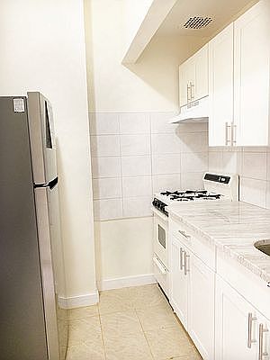 3rd image of 251 W 73rd St APT 4A