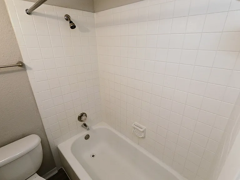 City Crest Apartments — Photo 145