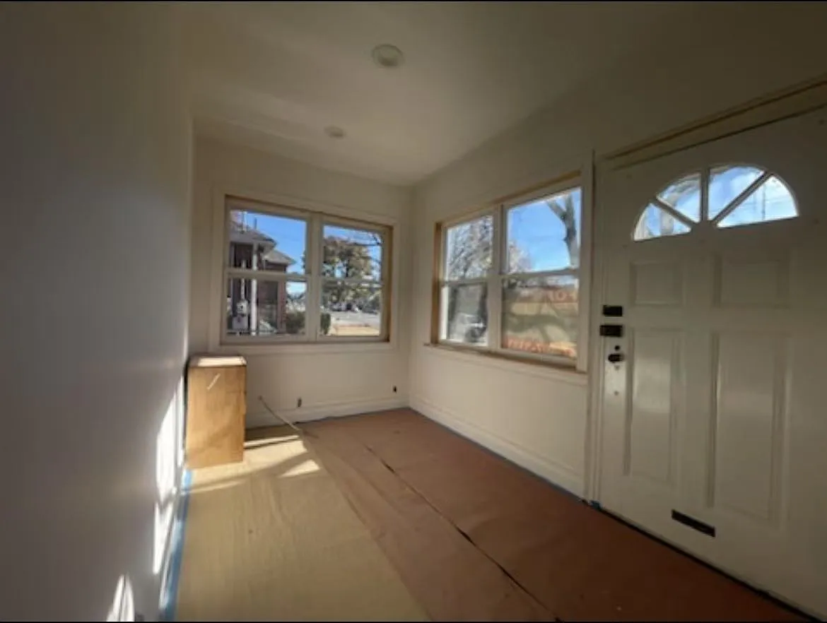 2 bed, 900 sqft, $3,200 — Photo 2
