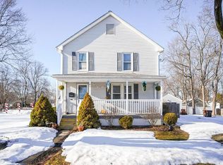 40 Lealand Ave, Agawam, MA 01001