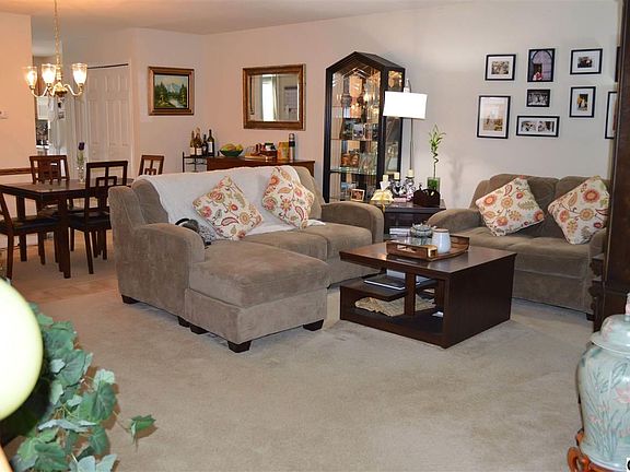 2nd image of 407 Eisenhower Dr