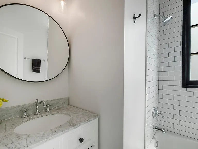 633 Gaskill St SE — Photo 26