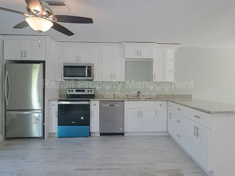 1322 Miramar St #2 — Photo 7