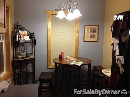 Breakfast Nook/Dining