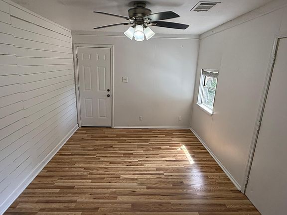 4th image of 3006 Glen Rae St