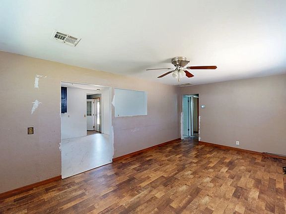 2nd image of 920 21st St
