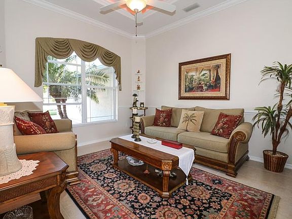 5th image of 272 Rotonda Blvd E