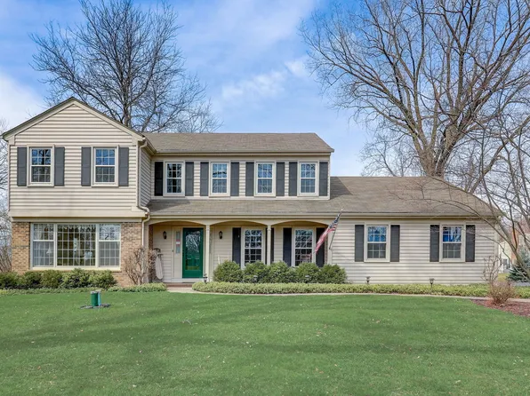 26 N Rivers Bend Ct, Barrington, IL 60010