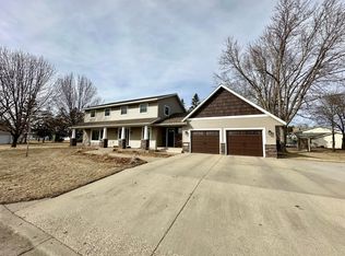 908 Lilac Dr, Sauk Centre, MN 56378