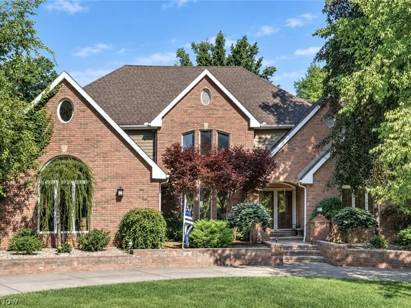 1226 Emerald Creek Dr, Broadview Heights, OH 44147