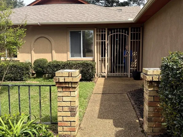 357 Cascades Cir E, Clinton, MS 39056