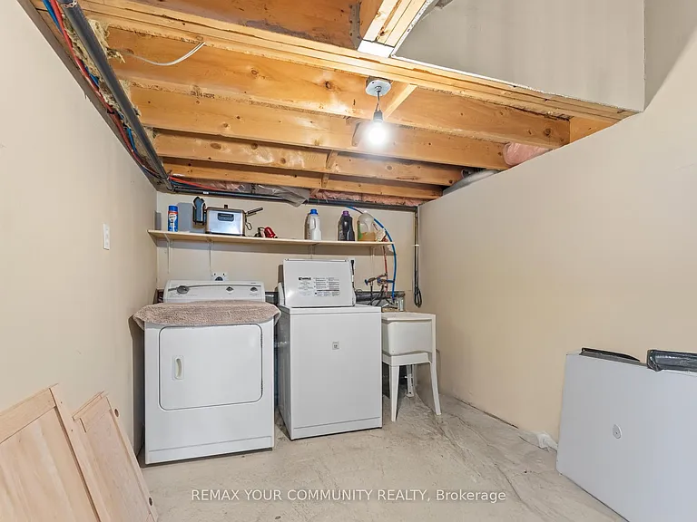 90 Munroe St #BASEMENT — Photo 12