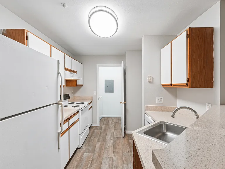 Highland Commons Apartments — Photo 22