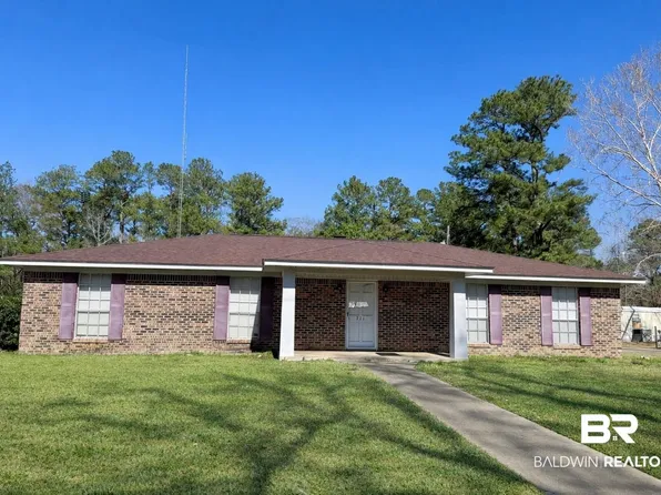 711 Brandenburg St, Brewton, AL 36426